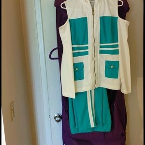 A adorable Jogging suit